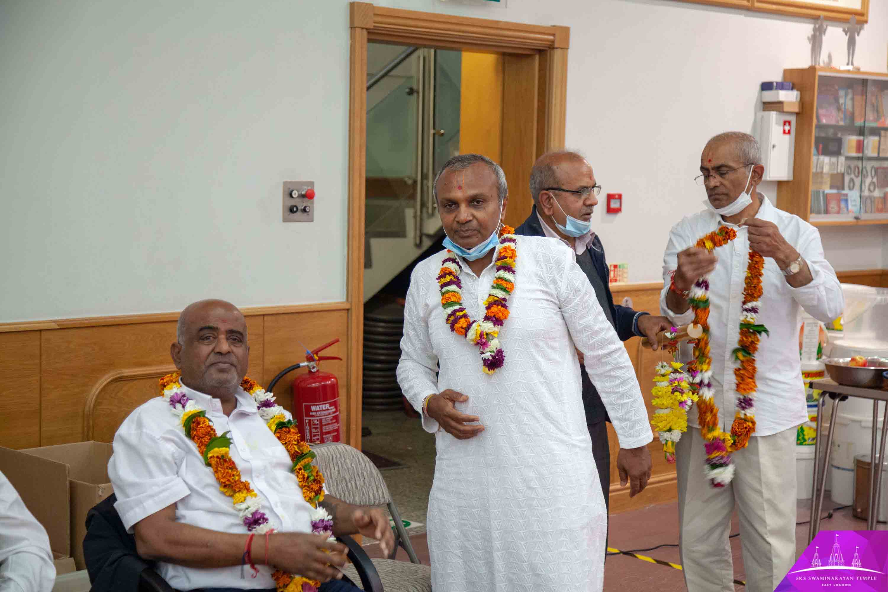 ©1987-2017 SKS Swaminarayan Temple East London